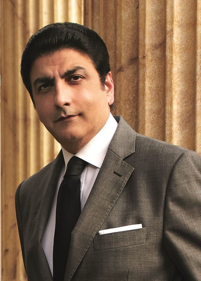 吉欣的父親是新加坡的房地產大亨拉吉(圖),2003年曾被《印度雜誌》評為「年度風雲人物」。(圖/翻攝自royalholdings官網)