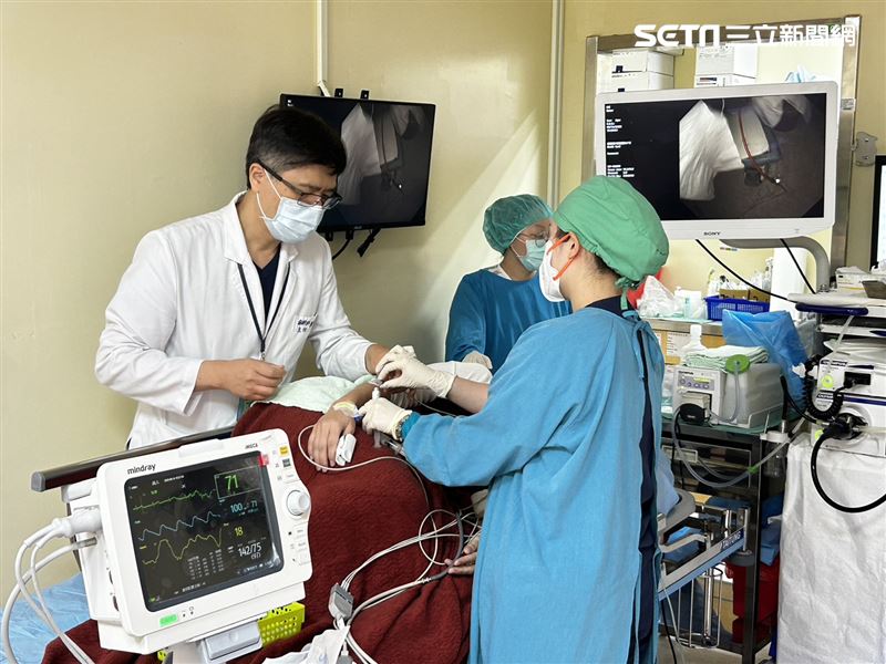 謝瀛洲表示，全台僅1300位麻醉專科醫師，但麻醉是專門領域，要由麻醉專科醫師把關。（圖／記者簡浩正攝影）