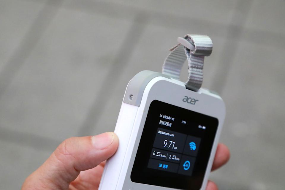 機身還採用了防撞條設計，邊角處的保護裝置既能吸收碰撞衝擊