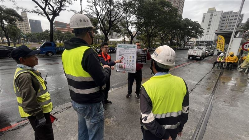 1735990044121580.jpg 4956978-PH.jpg