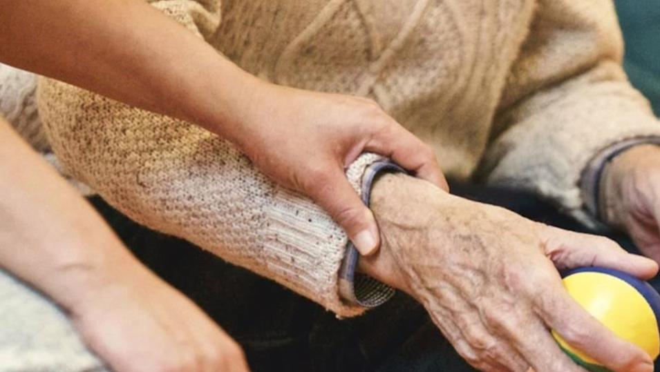 常說「這2字」注意！醫揭失智症「5大語言異常」：每週超過3次快就醫