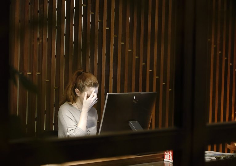 不只薪水低，還身不由己？上班族撐不下去的5大離職原因解析！