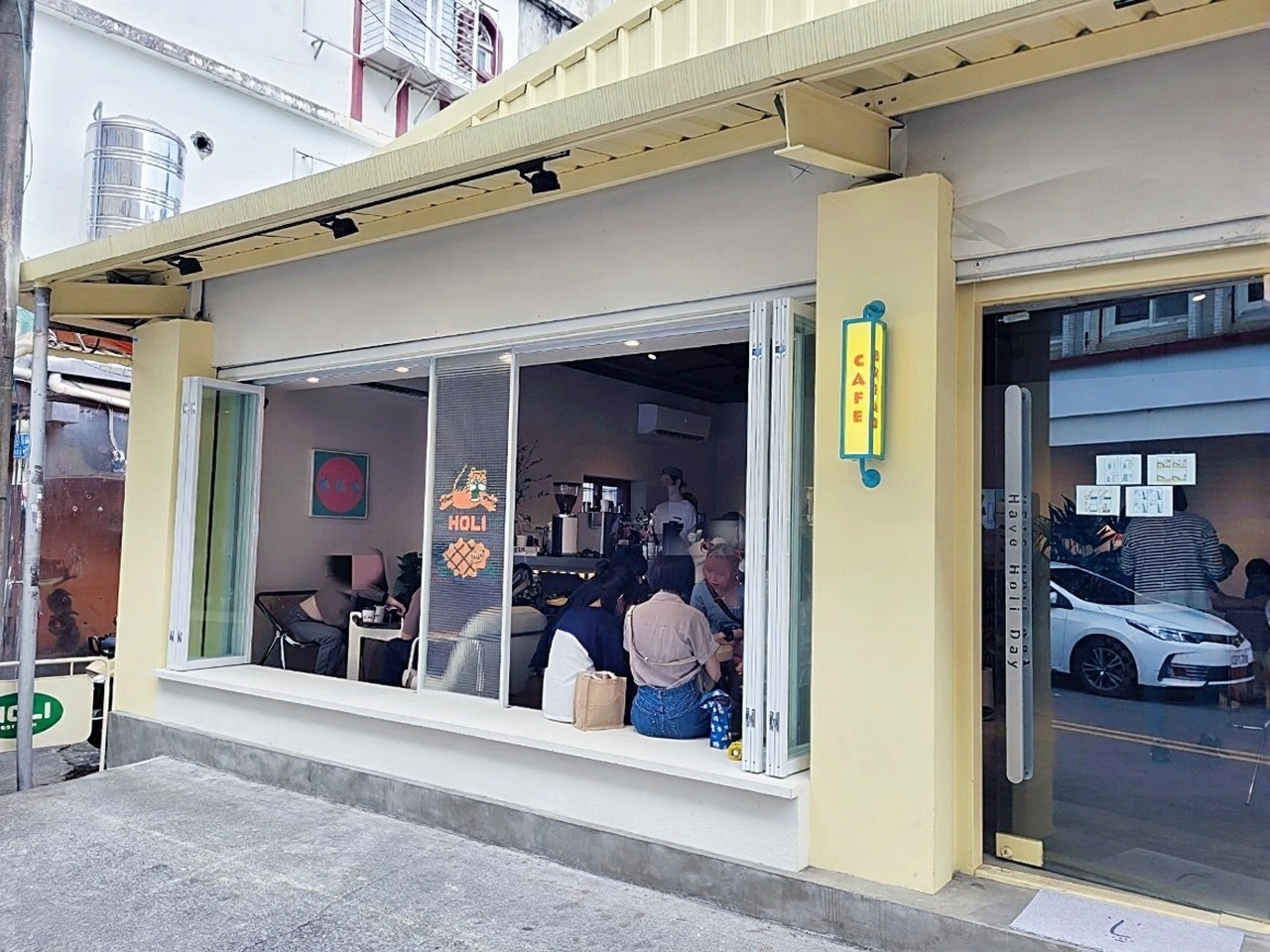 宜蘭羅東下午茶｜Holi Croffle 韓系可朗芙專賣店，黃色韓風空間超好拍